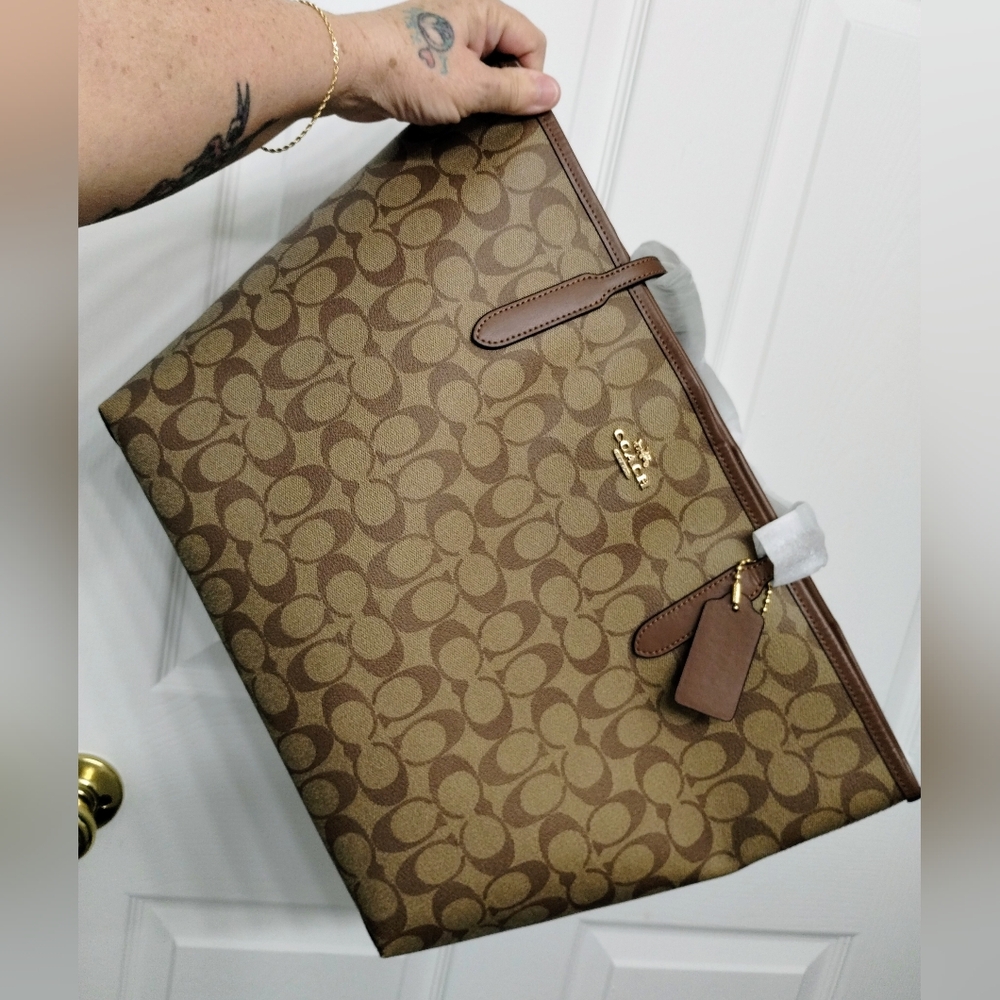 Coach Signature City Tote Bag With Coach Wallet & Coach Coin Pouch 3 Pieces - Picture 9 of 15